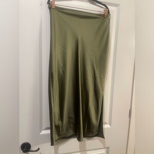 Green silk skirt size L